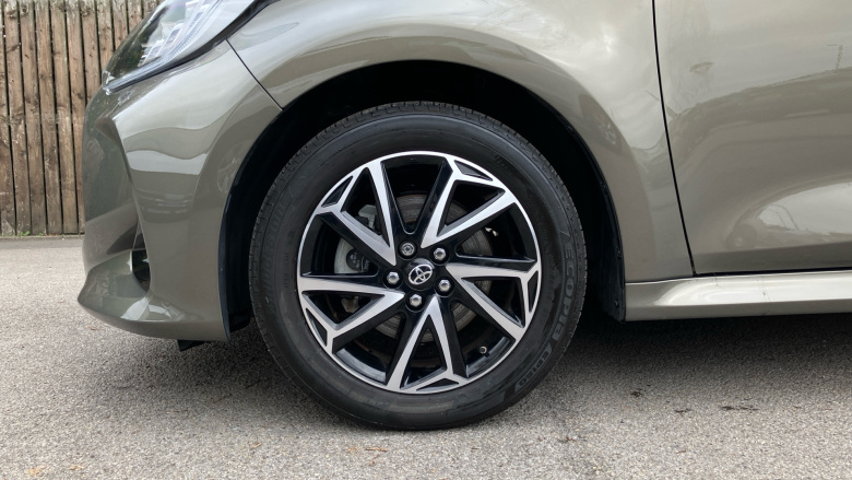 Toyota Yaris 1.5 Hybrid Design 5dr CVT Hybrid Hatchback